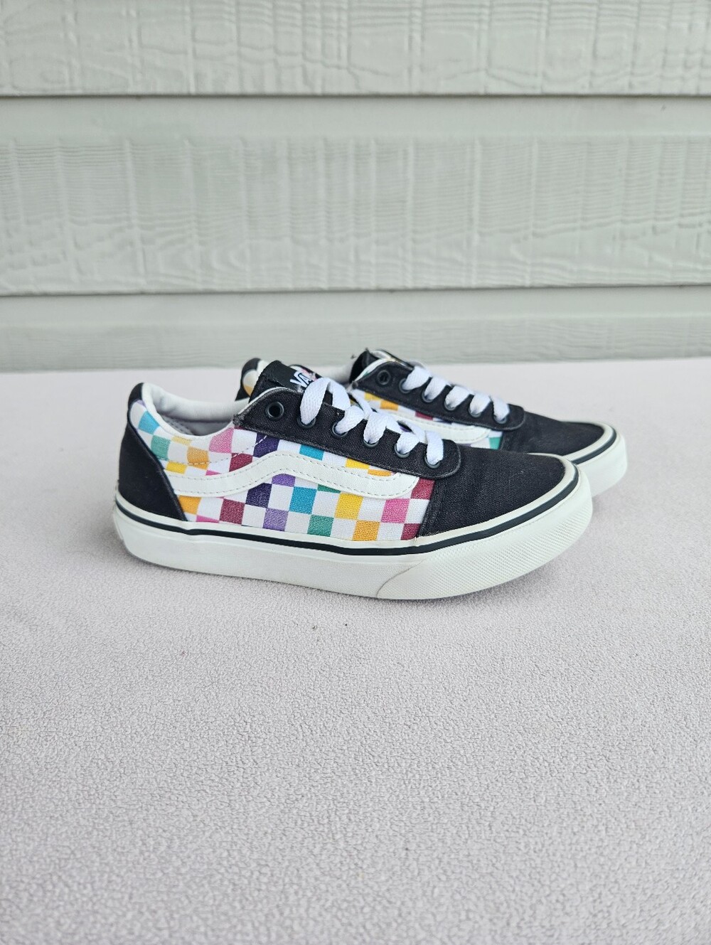Vans Old Skool Rainbow Checkerboard Kids SZ 1 Low Top Black Canvas Sneakers